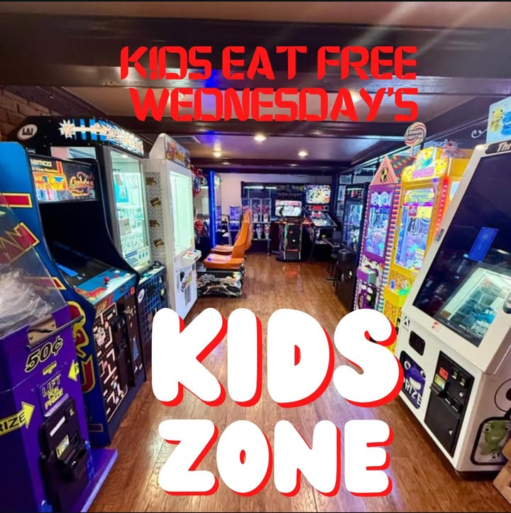 🎈👶 **Kids Eat Free Wednesdays!** 👶🎈