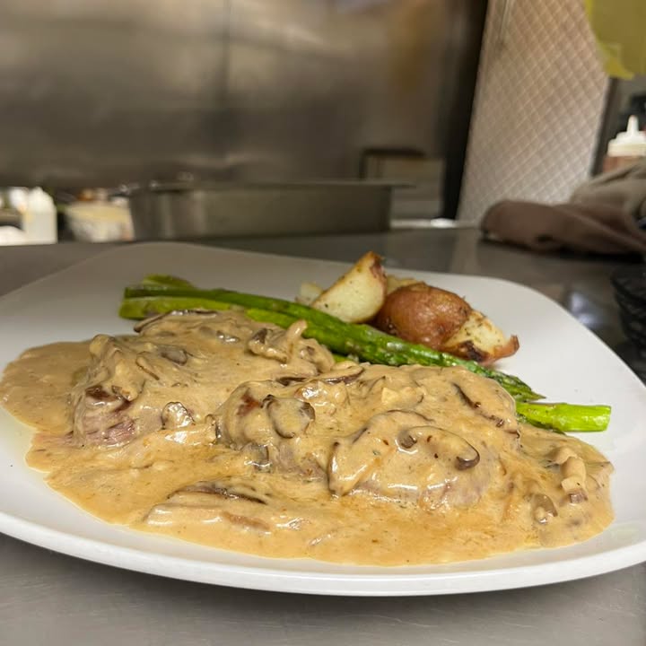 Come on in and enjoy delicious italian meals all night!