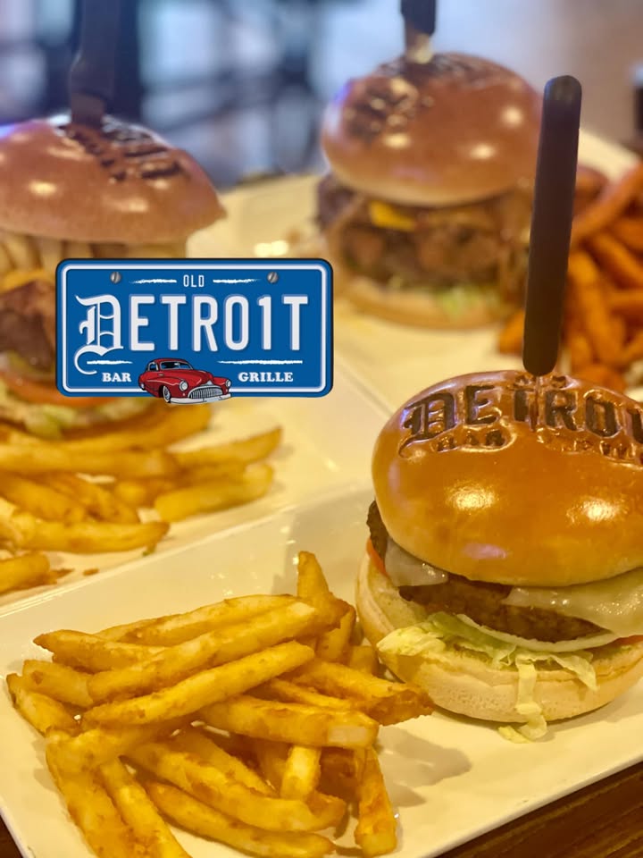 🍔🍺 **Monday Burger Brew $10 !** 🍺🍔